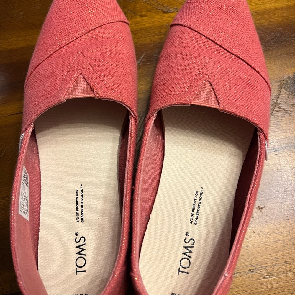 TOMS Women's pink sparkly Canvas Flats size 7.5